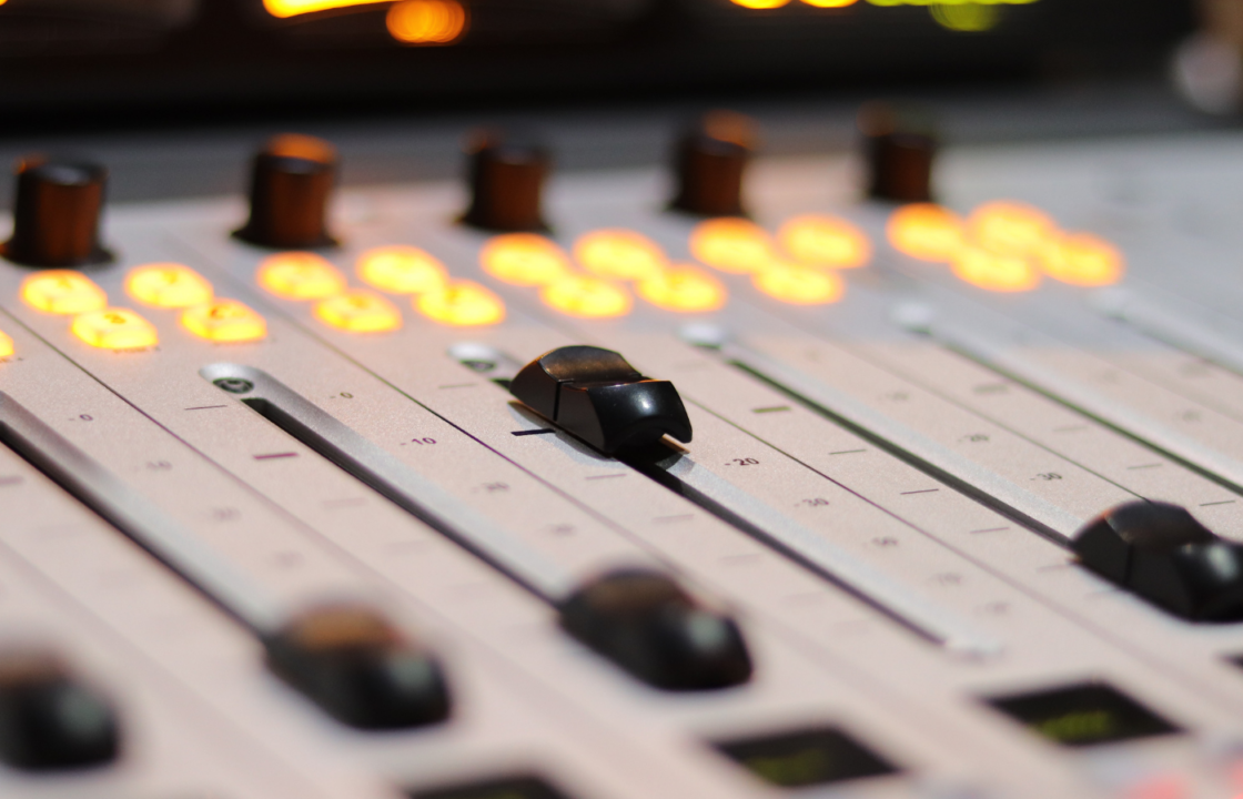 Mixing - Round Corner Studios - Music Producer - Jonny Lucas