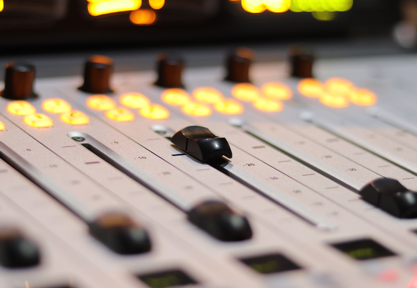 Mixing - Round Corner Studios - Music Producer - Jonny Lucas